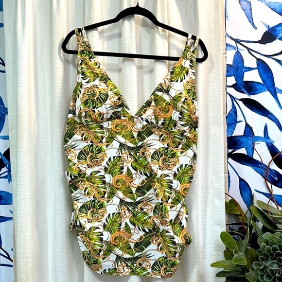 NWOT K. Jordan Leaf Print Criss Cross Back Nylon & Spandex Tankini Top Size 1X - Picture 2 of 8